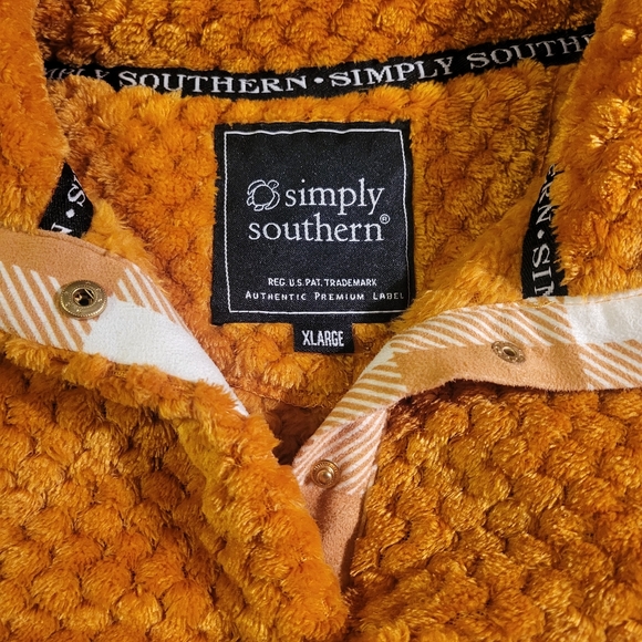 Simply Southern XL Textured Pullover in Mustard - Picture 5 of 9
